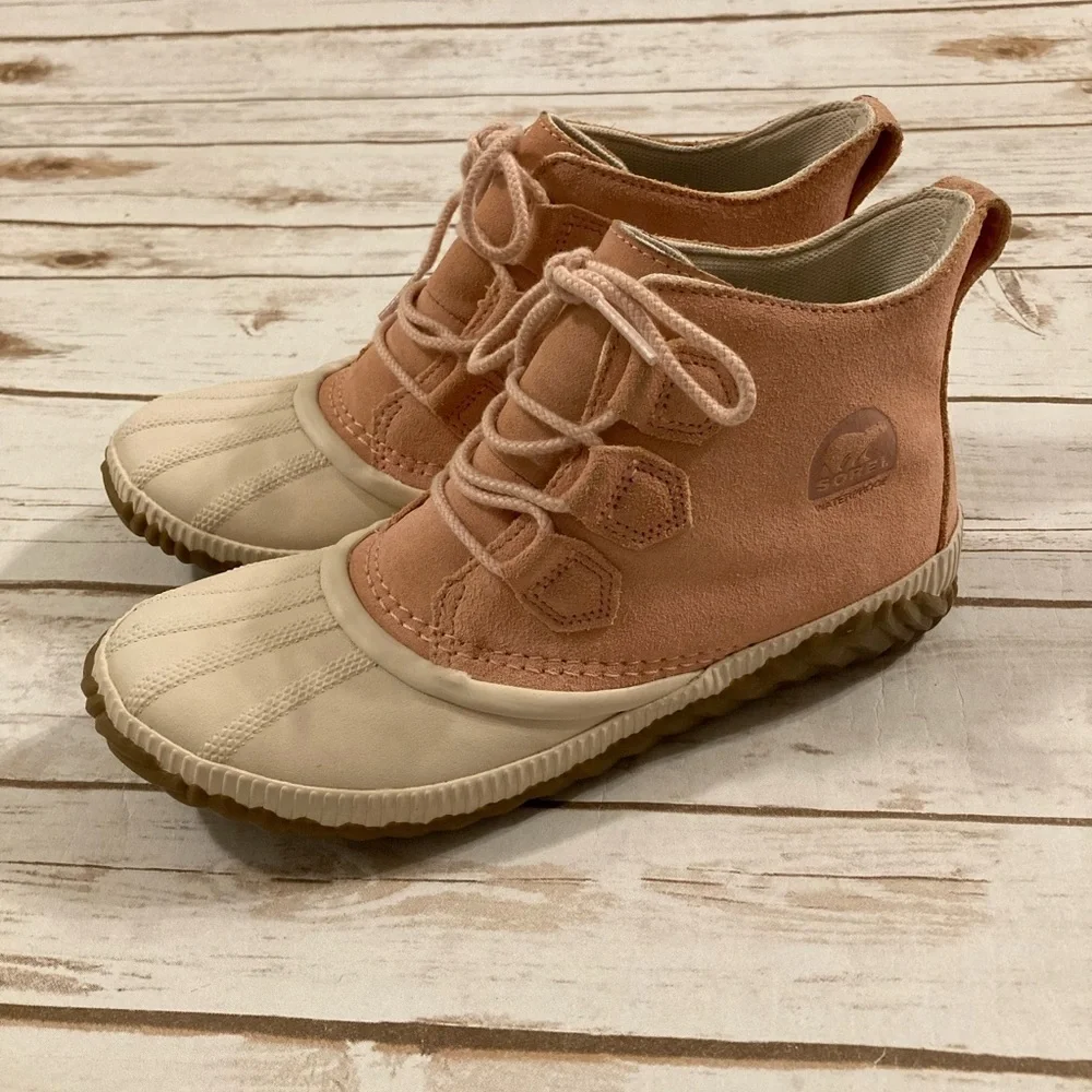 Sorel Women’s Boots Pink & Cream Out N About Waterproof Lace Up Size 8